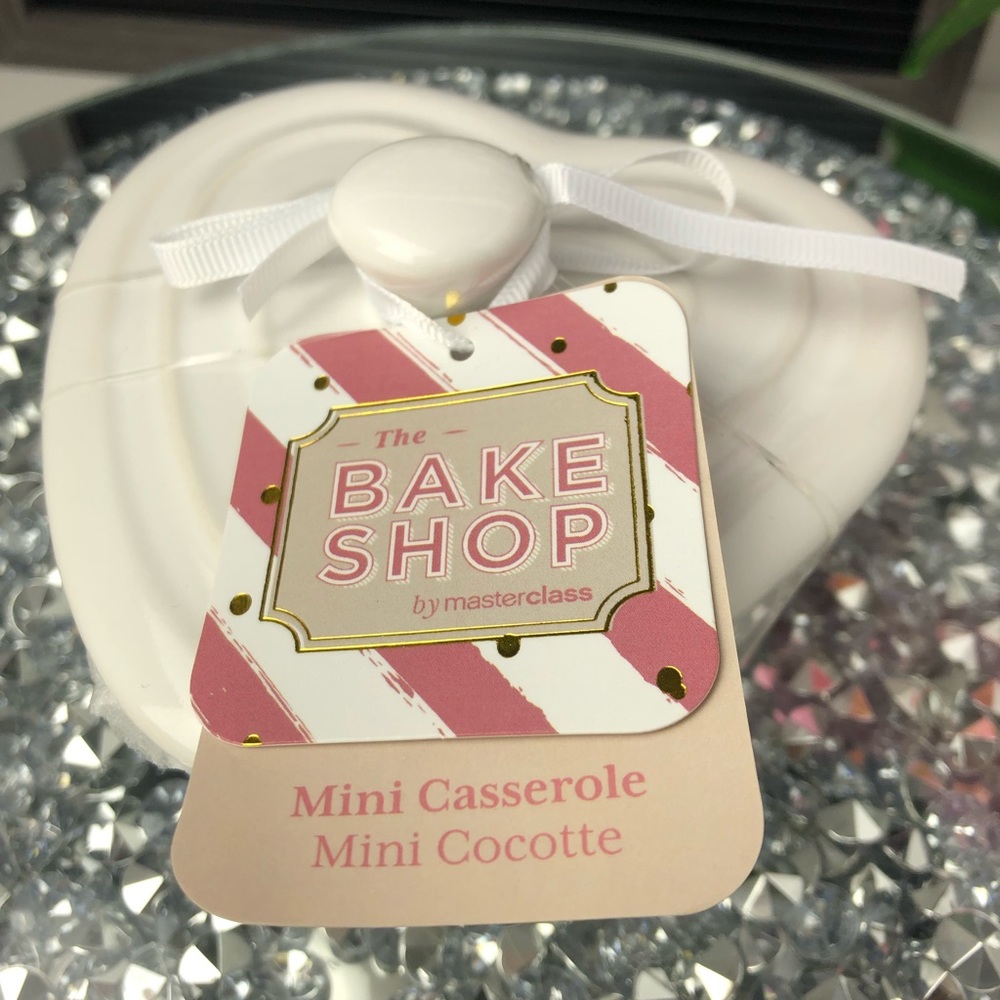The bake shop by masterclass heart shaped mini casserole dish NWT